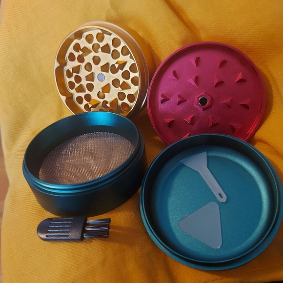 New Herb/Spice grinders - Picture 3 of 3